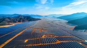 400 km de panneaux solaires : la Chine déploie un champ gigantesque capable d’alimenter des millions de foyers français