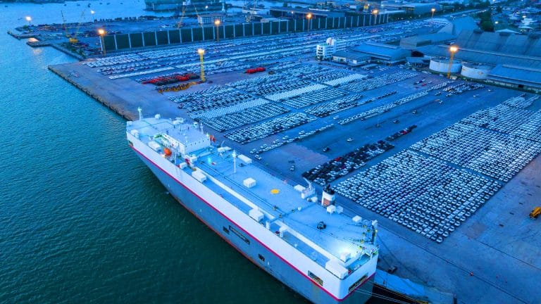9 200 voitures sur un seul navire : cette société chinoise crée la stupeur en dévoilant le plus grand transporteur automobile de tous les temps