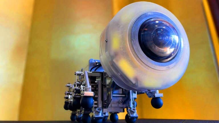 Ce robot chenille japonais ultrarapide débouche les égouts en un temps record et promet de révolutionner le nettoyage des canalisations dans le monde entier