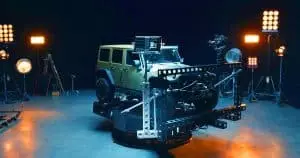 Ce studio futuriste réinvente les cascades automobiles : une technologie à 950 000 $ qui défie l’imagination
