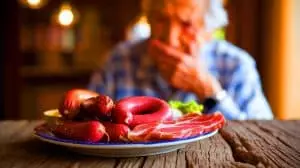 Cette étude révèle : consommer juste un demi-bacon quotidien augmente de 13% votre risque de démence !