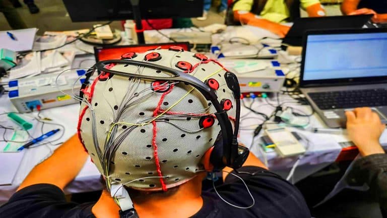 Ce dispositif chinois lit vos pensées en temps réel : une avancée qui bouleverse la science