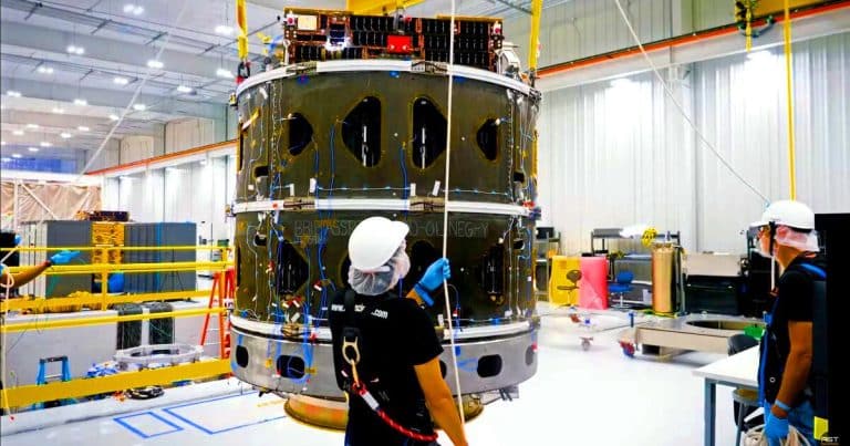 « La 5G est déjà dépassée » : cette révolution spatiale offre 120 Mbps sur votre smartphone et relègue la 4G au passé