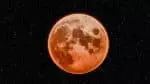Cette structure titanesque cachée sous la Lune pèse autant que 7 pyramides de Khéops et défie toute explication humaine