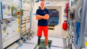 À 43 ans, John McFall devient le premier « parastronaute » au monde : une révolution spatiale s&rsquo;annonce pour l&rsquo;humanité