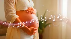 Avant même de naître, les bébés réagissent à la musique classique : une étude révèle qu’elle calme leur rythme cardiaque