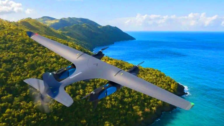 Ce drone militaire israélien pulvérise tous les records : 10 h de vol, 50 kg de charge et opérationnel en 15 min
