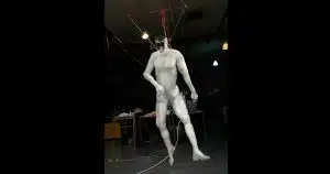 Ce robot humanoïde de Clone Robotics, avec ses 1 000 « muscles » et 200 capteurs, imite le corps humain à la perfection effrayante