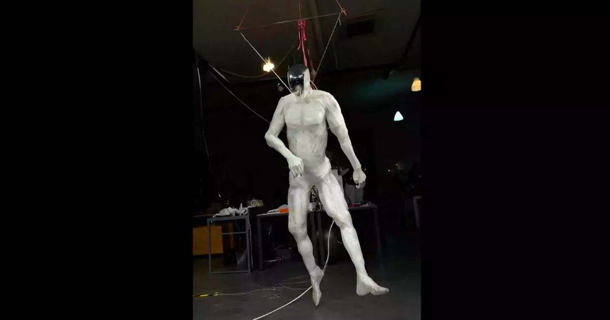 Ce robot humanoïde de Clone Robotics, avec ses 1 000 « muscles » et 200 capteurs, imite le corps humain à la perfection effrayante