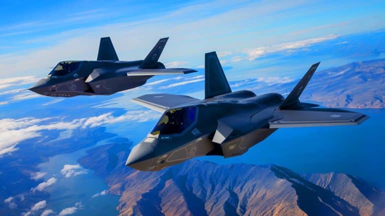 « Aussi furtifs que des fantômes » : la Chine dévoile deux chasseurs révolutionnaires qui pourraient bouleverser l’équilibre militaire mondial