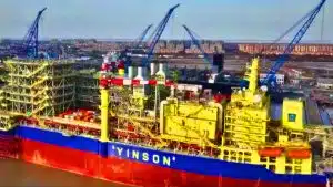 La Chine dévoile le navire-siphon de carbone : 330 mètres de révolution écologique pour 120 000 barils par jour