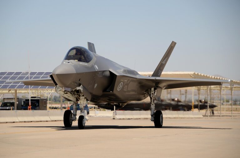 Transformer des épaves en avions de combat : l’US Air Force reconstruit un F-35A à 6 M$ au lieu de 80 M$ en fusionnant deux appareils écrasés