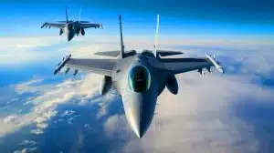 Ce F-16 unique au monde s’allie à un coéquipier IA invisible pour des combats aériens spectaculaires : une avancée militaire stupéfiante