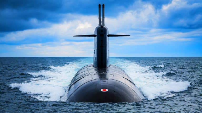Ce sous-marin japonais, 6 000 chevaux et armé de missiles Harpoon, redéfinit la puissance navale mondiale en un seul coup de vague