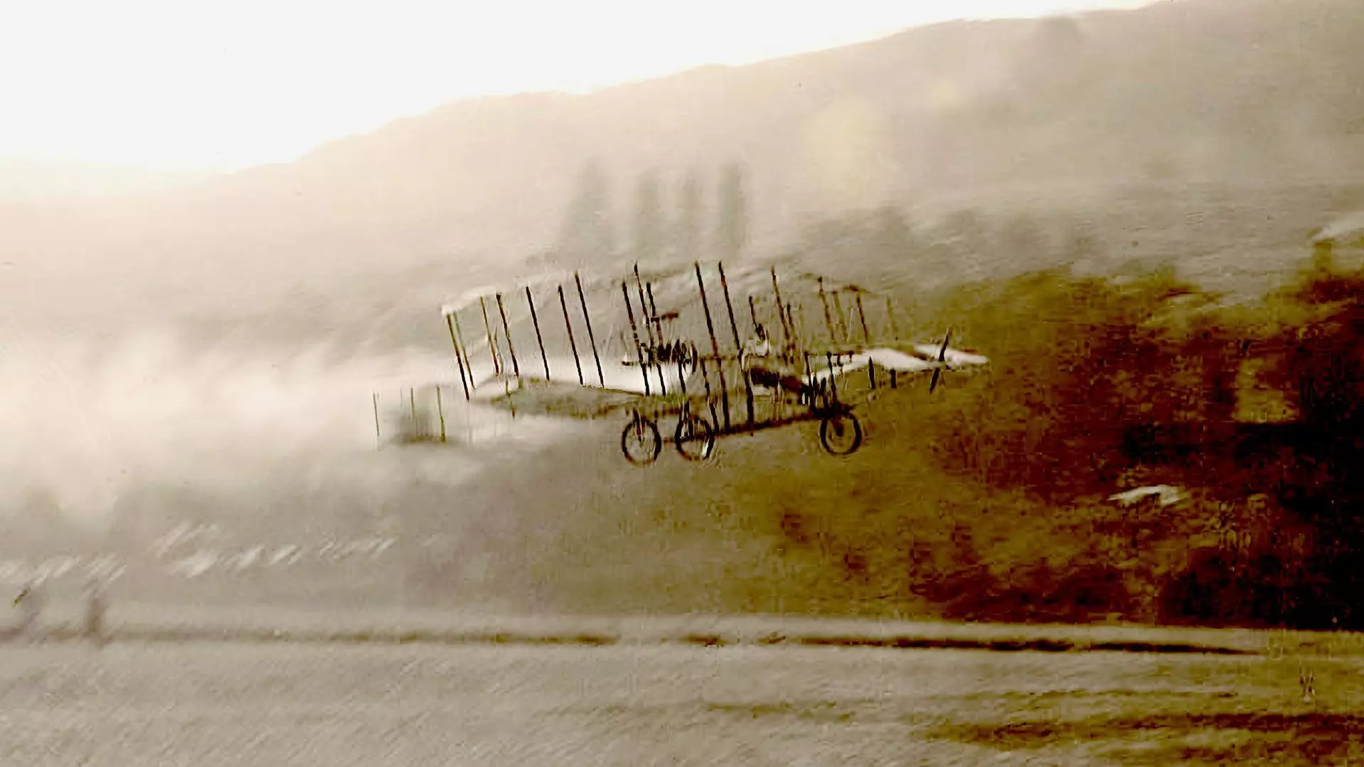 1908 fut une année remarquable pour l'aviation, avec de nombreux pionniers s'envolant pour la première fois en utilisant un mélange de technologies pour créer les premiers avions. C'était une période d'innovation majeure.