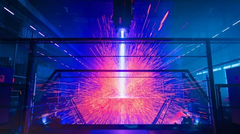 « Ils font disparaître le CO2 en un éclair » : le plasma d’hydrogène révolutionne l’industrie métallurgique avec une efficacité jamais vue