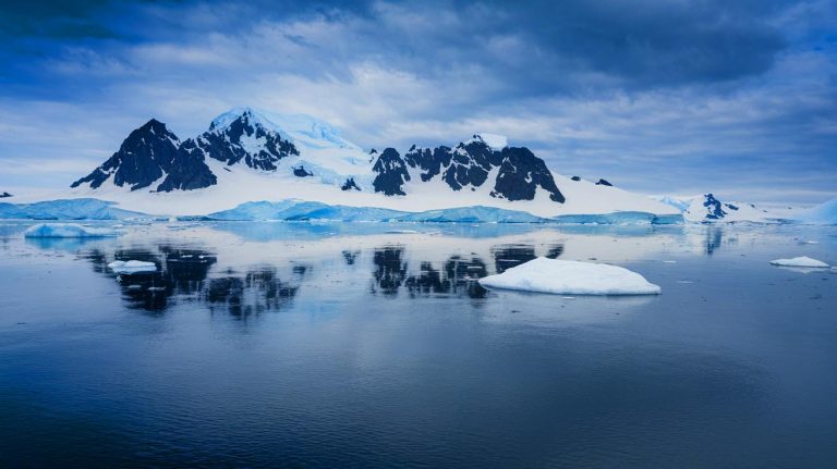L’océan le plus puissant de la planète au bord du cataclysme : la fonte dévastatrice de l’Antarctique menace de bouleverser le monde entier