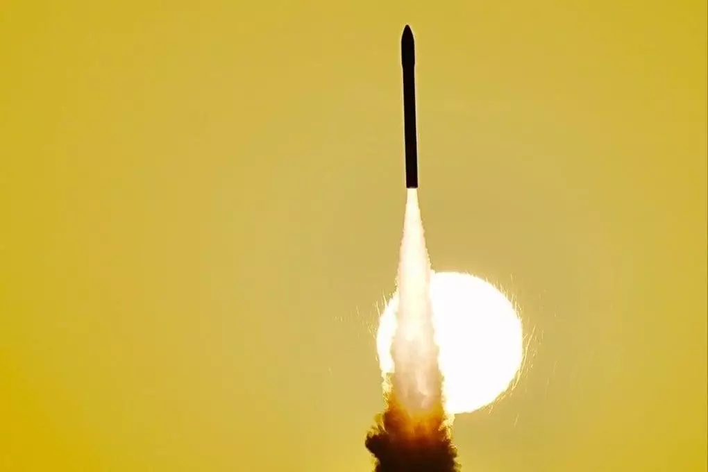 Galactic Energy prévoit de lancer d'ici 2028 la première plateforme de lancement de fusées électromagnétiques au monde. Ce dispositif devrait permettre de transporter des charges plus lourdes tout en diminuant les coûts de carburant et d'entretien. Photo : Galactic Energy