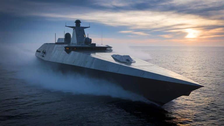 « La France se dit choquée » : cet immense vaisseau de guerre sans équipage ni espace défie la marine moderne