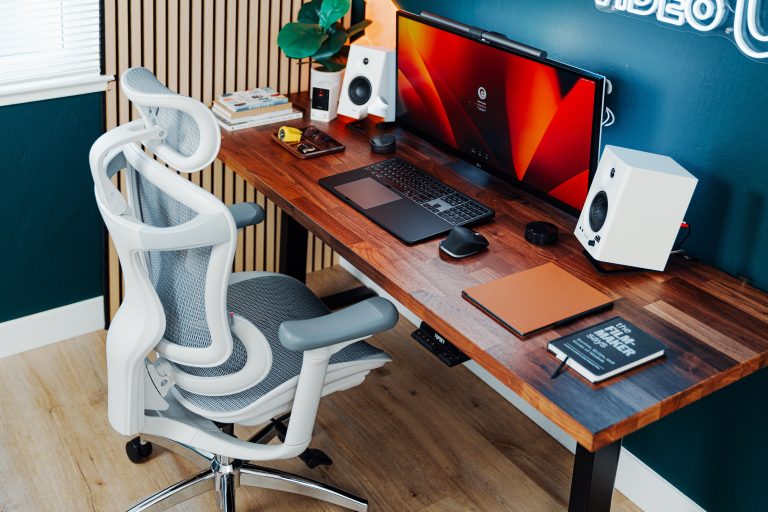 Améliorer la productivité et le bien-être avec la chaise de bureau ergonomique Sihoo Doro C300