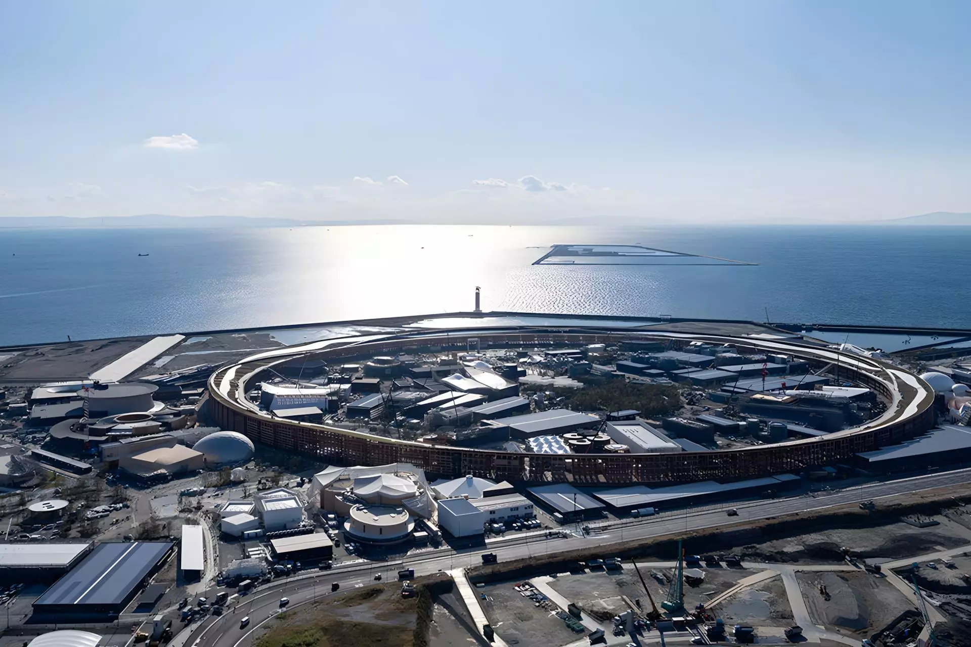Le Grand Anneau a été conçu pour l'Exposition Universelle d'Osaka 2025, actuellement en cours à Osaka, Japon