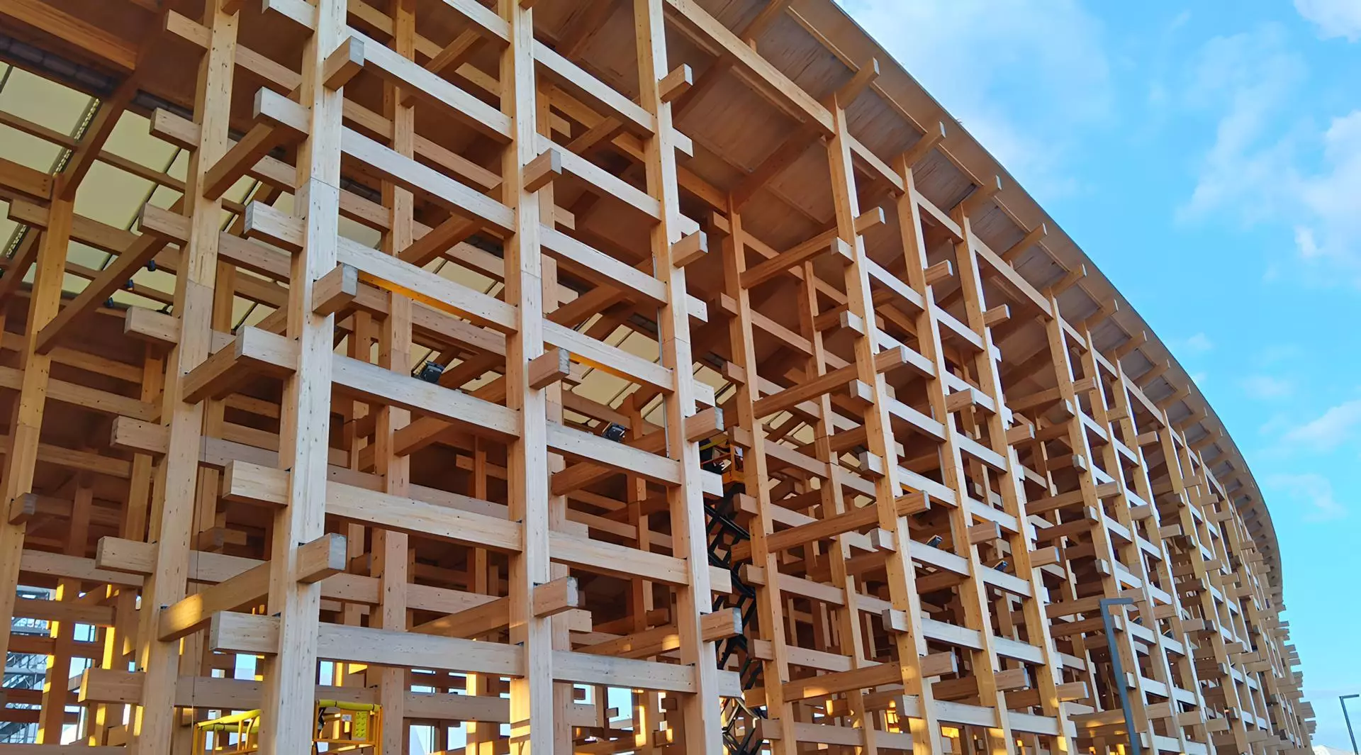 Le Grand Anneau est fabriqué en bois et utilise une technique japonaise traditionnelle pour assembler les pièces sans clous ni vis