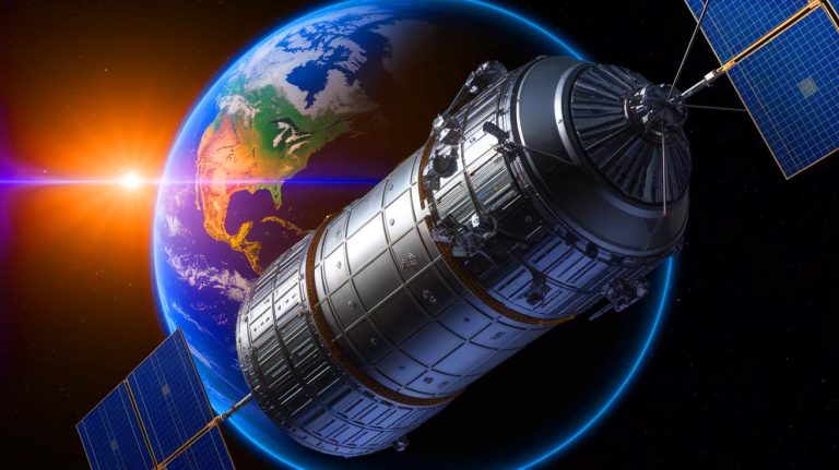 « Ce satellite va tomber » : la panique grandit face aux signes inquiétants d&rsquo;instabilité du satellite secret russe en orbite