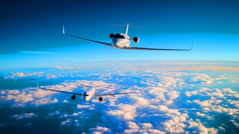 « On survole littéralement le trafic » : voici pourquoi les jets privés volent bien plus haut que les avions de ligne, selon les pilotes les plus expérimentés