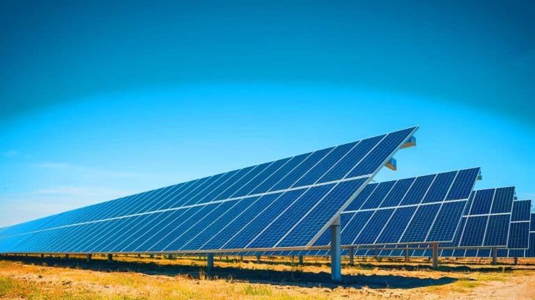 Cette société française surprend le monde : sa centrale solaire thermique révolutionnaire produit une énergie décarbonée qui pourrait bouleverser l’industrie globale