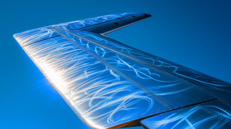 « Pékin réécrit les lois des matériaux » : la Chine crée un alliage d’acier révolutionnaire pour l’aviation, ultra-résistant et insensible à la fatigue grâce à une torsion inédite