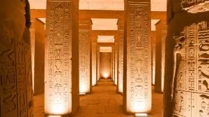 Une école antique bouleverse l'histoire : découverte stupéfiante dans le temple de Ramsès II à Louxor, un trésor oublié refait surface avec fracas