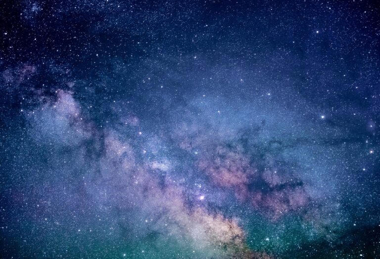« Il y a eu deux Big Bangs » : cette révolution cosmique qui redéfinit notre compréhension de l’Univers et bouleverse les certitudes scientifiques établies
