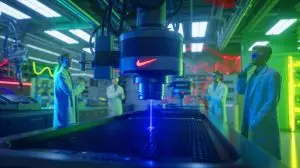 Illustration de l'utilisation du laser NIKE pour tester la résistance des armes nucléaires dans des conditions extrêmes (création par IA, non réaliste). Crédit : Ideogram