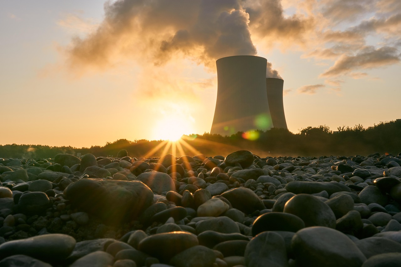 Ces 10 réacteurs nucléaires capables d’alimenter 500 000 foyers américains avec une puissance de 1 000 mégawatts vont-ils changer la donne énergétique ?