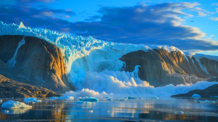 « Deux tsunamis venus du froid » : le mystère sismique du Groenland enfin élucidé après avoir secoué la planète entière