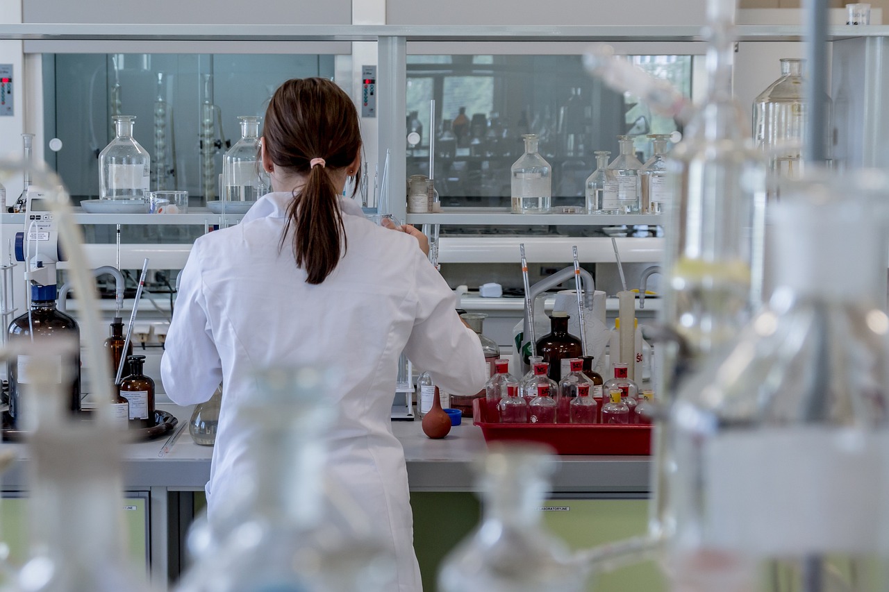 Quand les quasicristaux défient la logique : ces structures atomiques bouleversent notre compréhension de l’ordre et sèment la confusion chez les scientifiques