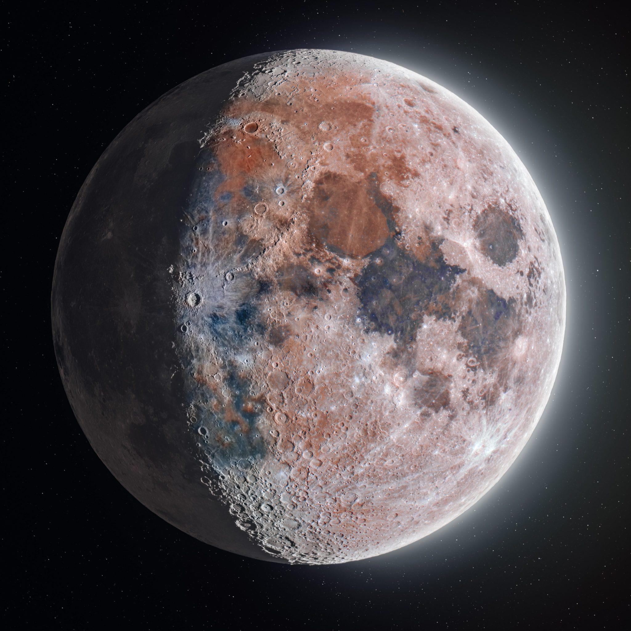 Image détaillée de la Lune teintée de rouge et de bleu acier, éclairée par la lumière sur le fond noir de l'espace.