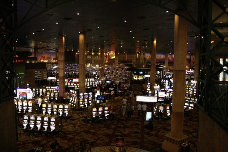 Comment la blockchain est utilisée pour garantir la transparence et l’équité dans les casinos en ligne