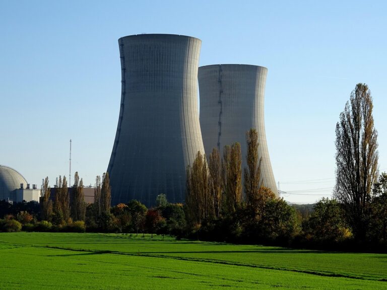 « Le béton qui se répare tout seul » : une étude révèle que les radiations rendent les réacteurs nucléaires quasi indestructibles