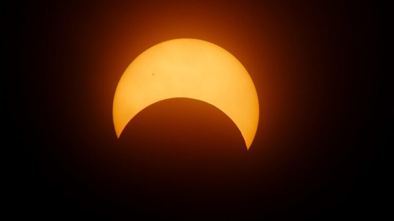 « Préparez vos yeux » : cette éclipse solaire totale en France va bouleverser votre calendrier avec un spectacle céleste inoubliable en 2026
