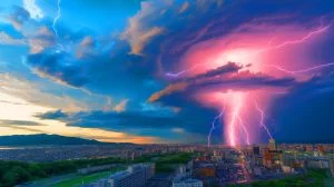 Illustration de la formation de rayons gamma lors d'un orage à Kanazawa, au Japon. Image réalisée par IA.