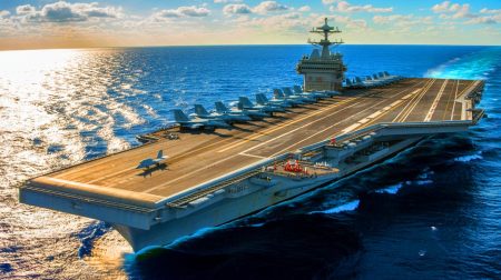 Illustration de l'USS Gerald R. Ford, le plus grand porte-avions au monde, symbole de la puissance et de l'innovation navale.