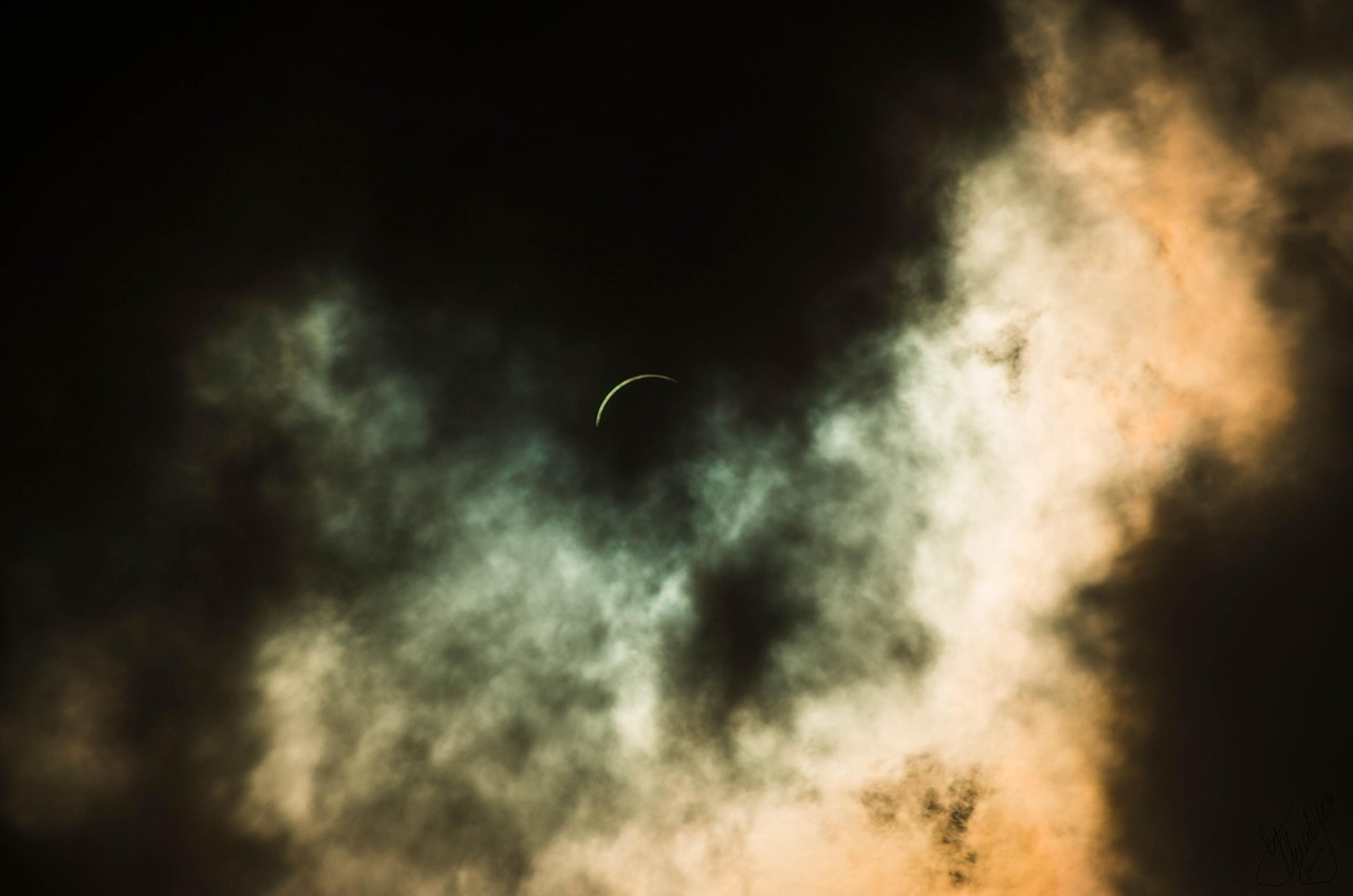 Éclipse solaire totale : « le dernier spectacle céleste de notre vie » ou comment la France se prépare pour cet événement astronomique à ne pas manquer