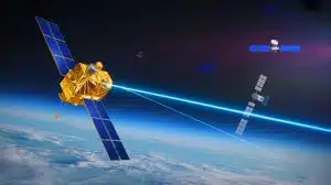 Illustration de la révolution des communications satellitaires grâce à la méthode AO-MDR des scientifiques chinois.