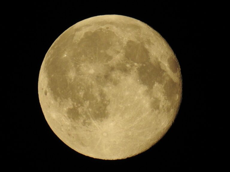 Super Lune exceptionnelle : admirez la beauté céleste au plus près de la Terre ce mercredi soir