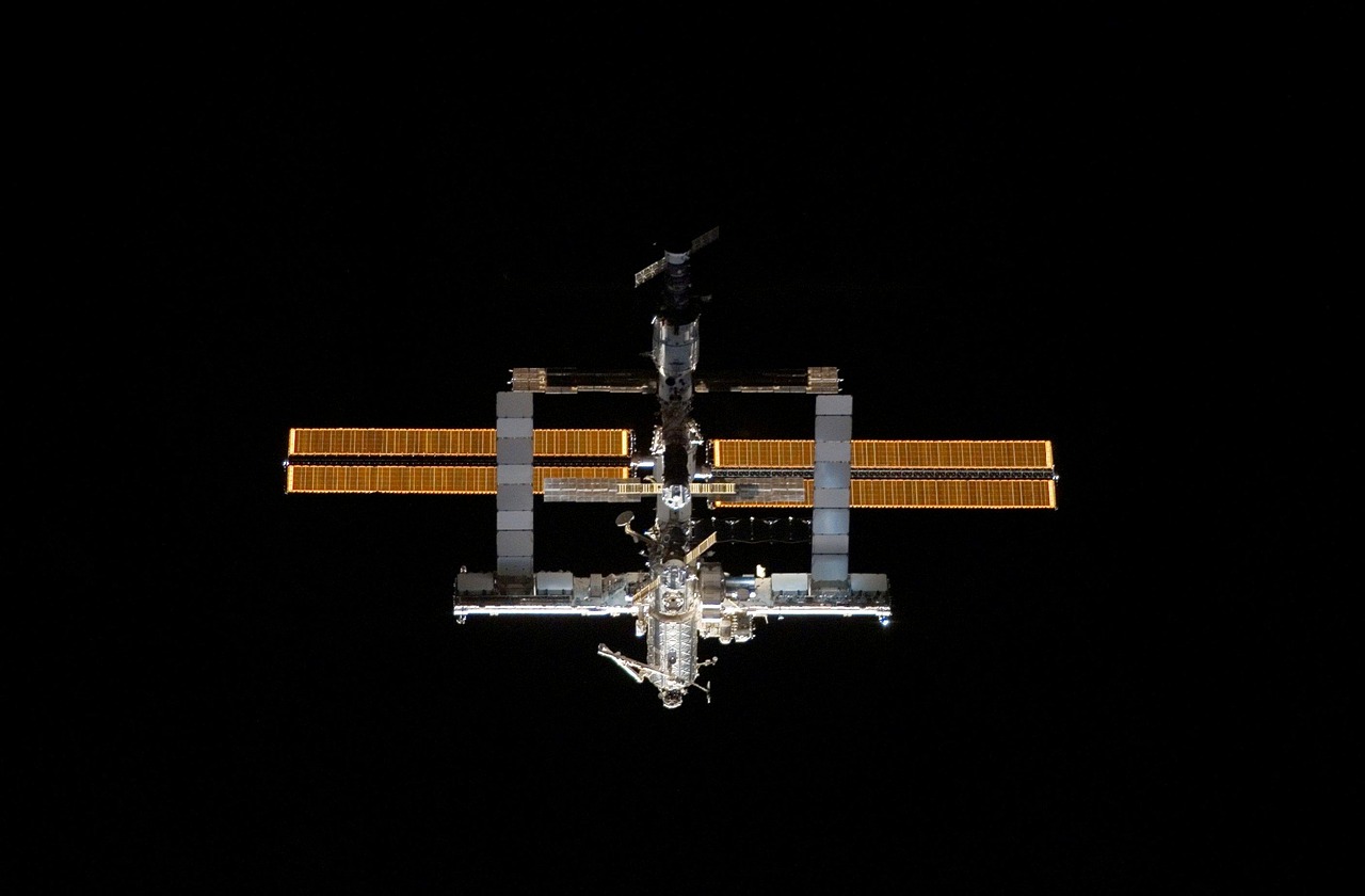 La Station spatiale internationale sature : huit vaisseaux en simultané, un défi logistique inédit