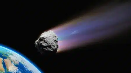 Illustration de l'objet interstellaire 3I/ATLAS s'approchant de la Terre.