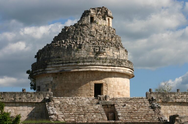 L&rsquo;urbanisation : clé oubliée du déclin maya ? Une nouvelle hypothèse qui bouleverse notre compréhension historique